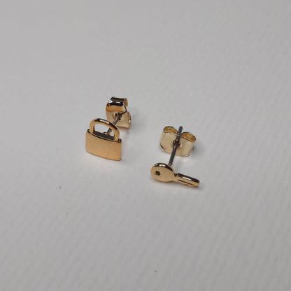 Lock and Key Mini Stud Earrings (Gold )- AIGOO