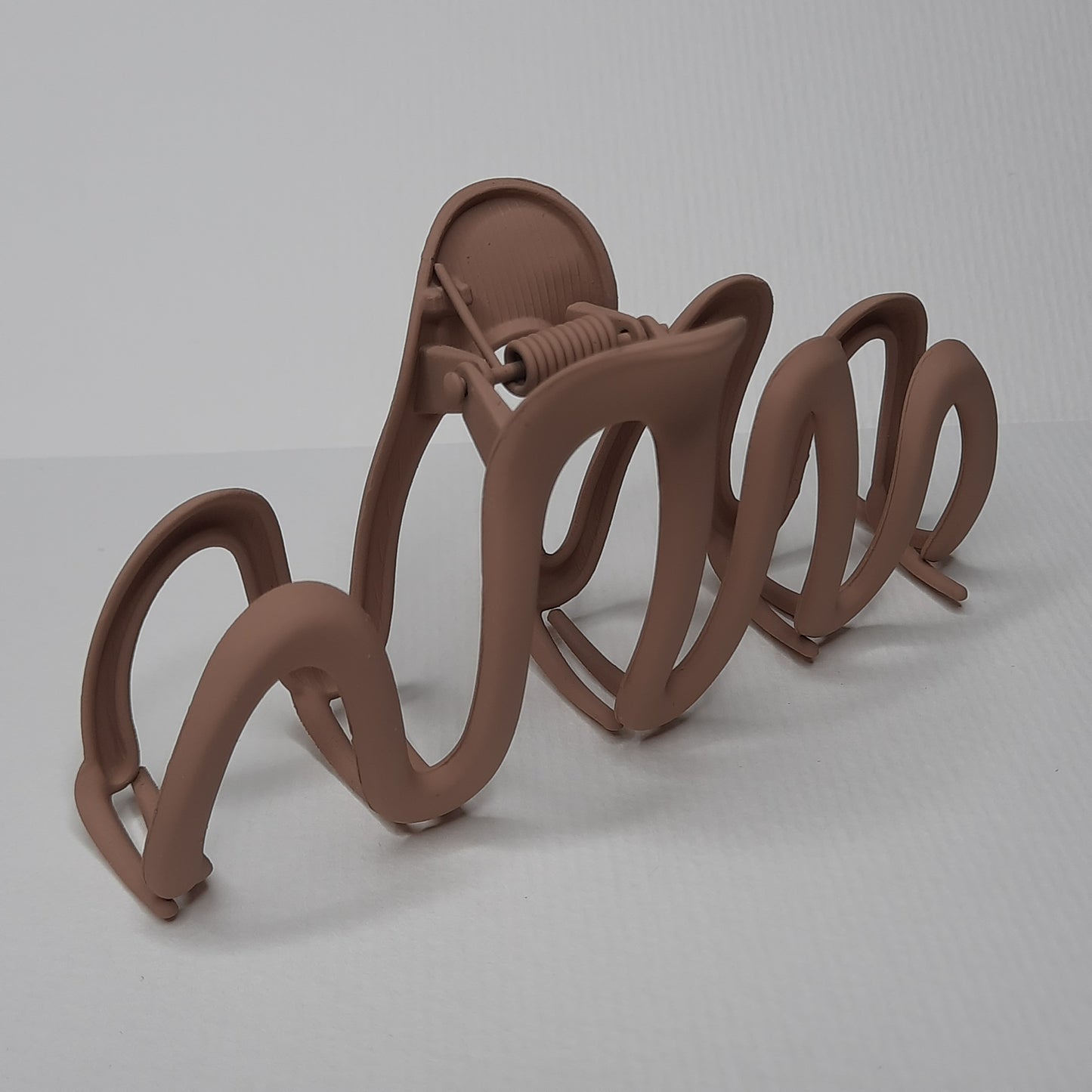 Matte Squiggle Claw Clip (Off-White, Brown, Grey, Charcoal)