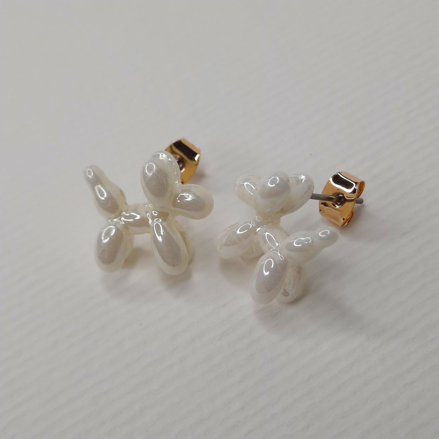 Pearlescent Balloon Dog Stud Earrings (White )- AIGOO