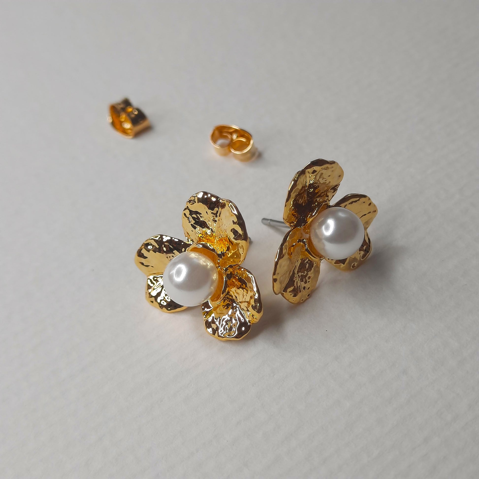 Three Petal Metal Stud Earrings (Gold )- AIGOO