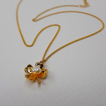 Lucky Pearl Clover Necklace (Gold, Silver)