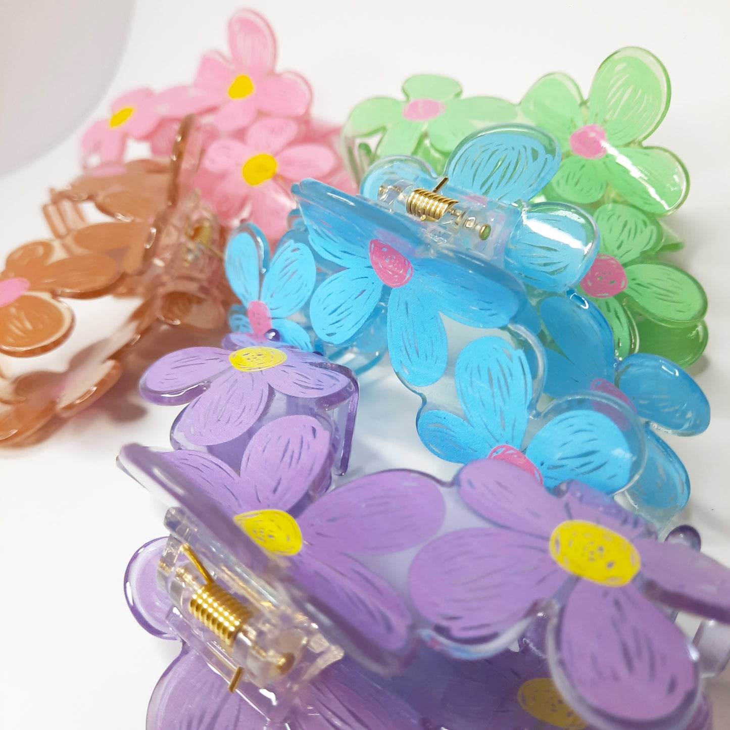 Pop Art Tri-flower Claw Clip (Purple, Green, Pink, Brown, Blue)