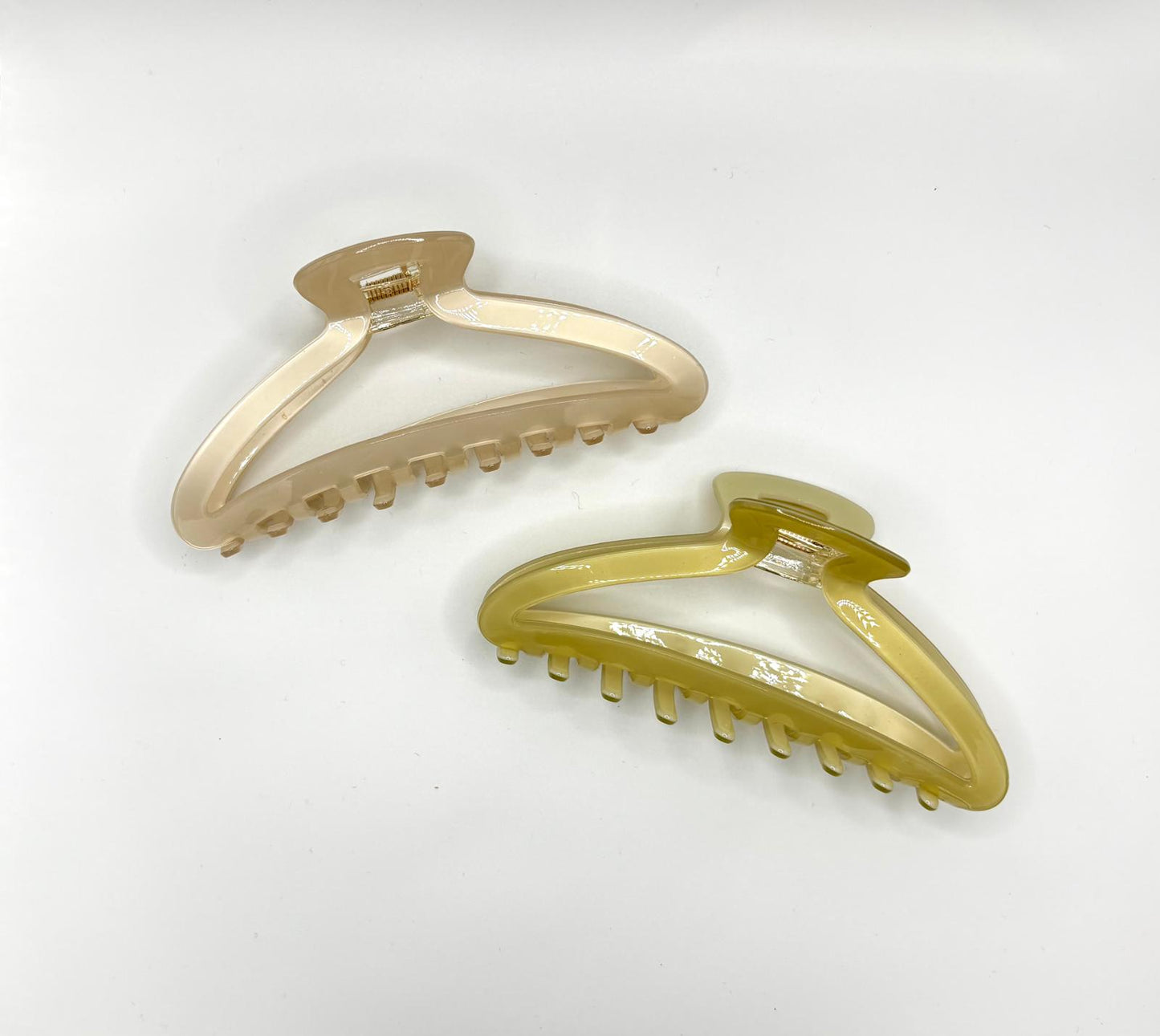 Sea Shell Hair Claw (4 Colours)