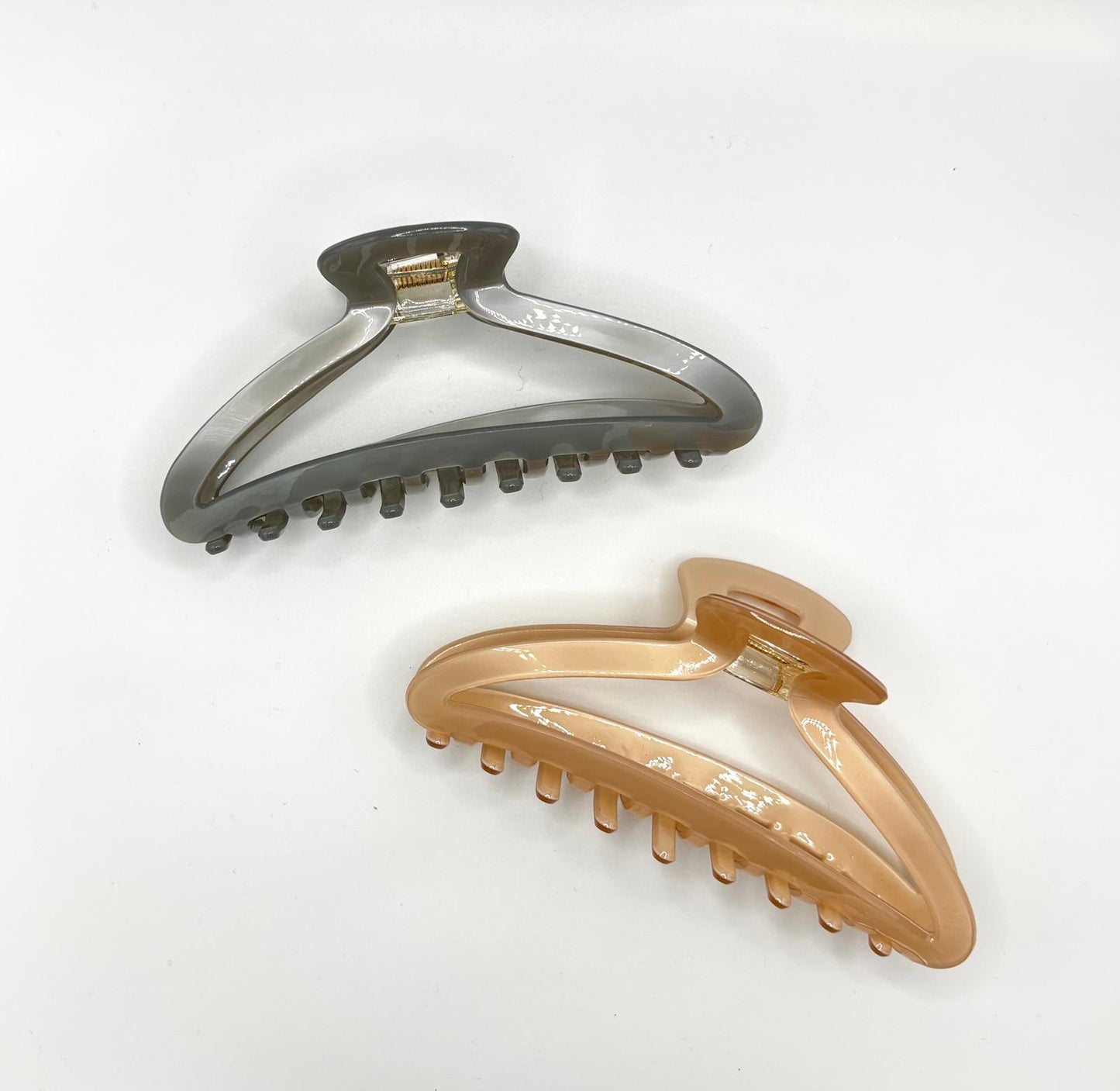 Sea Shell Hair Claw (4 Colours)