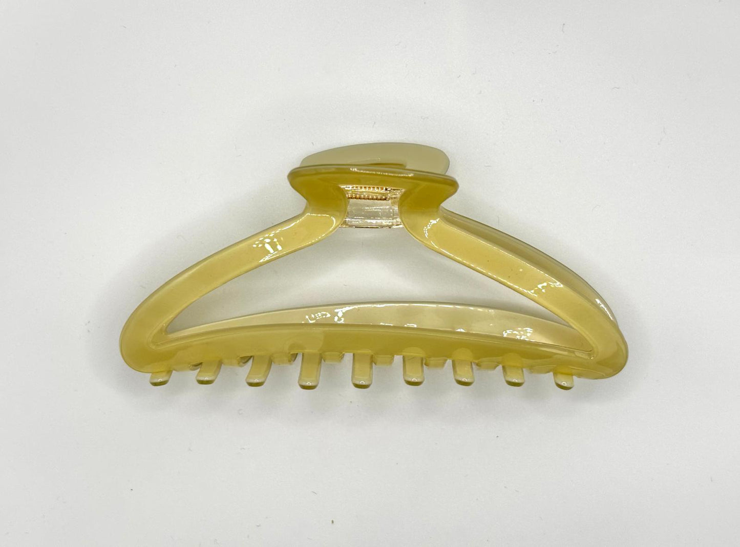 Sea Shell Hair Claw (4 Colours)