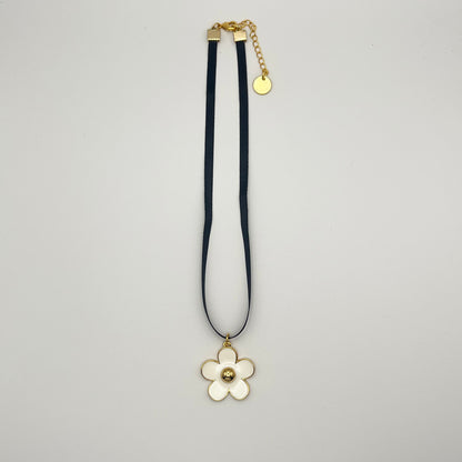 Flower Motif Velvet Necklace (White, Black)