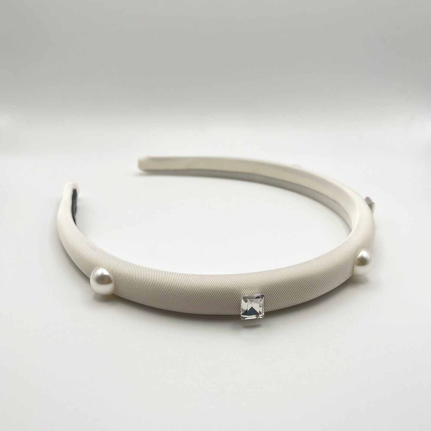 Pearls and Gems Hairband (White, Black)