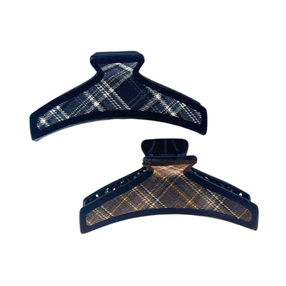 Plaid nostalgic Korean hair claw clip in vintage check pattern, cute aesthetic hair accessory for everyday styling.