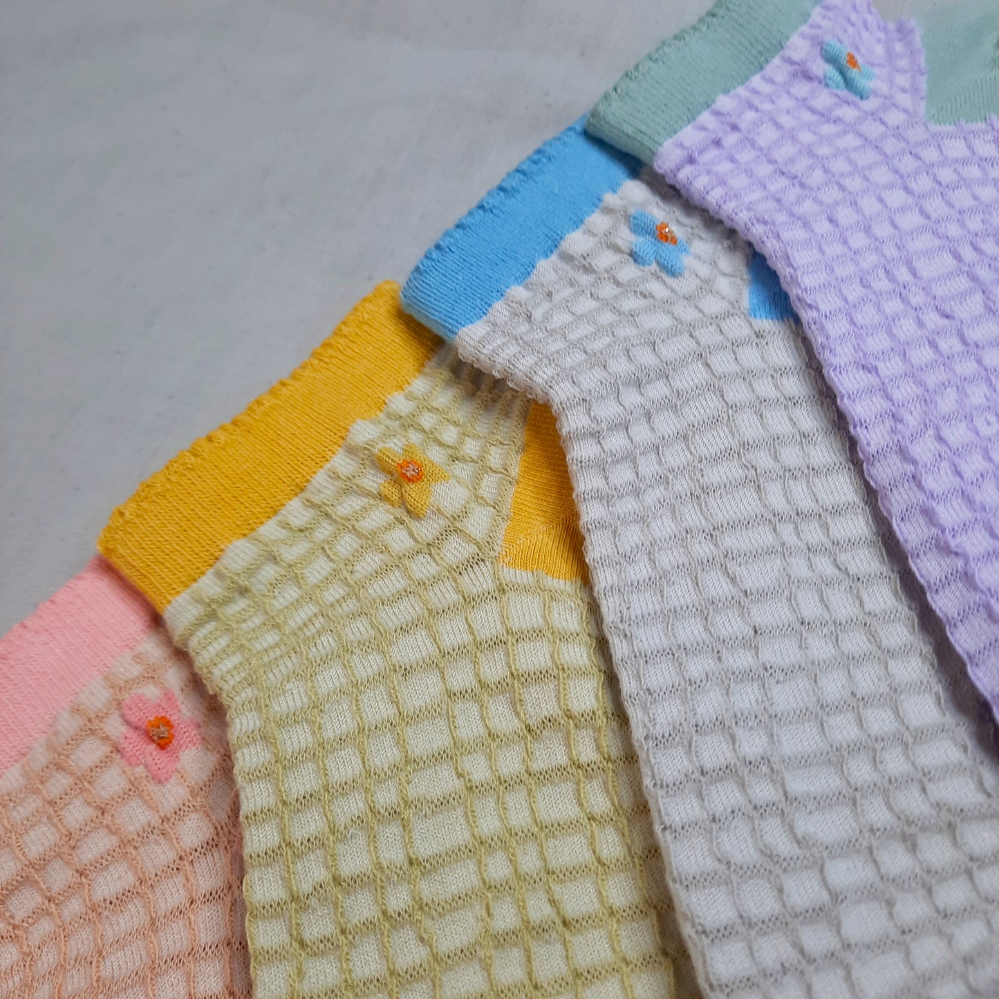 Daisy Waffle Ankle Socks (Pink, Yellow, Blue, Purple)