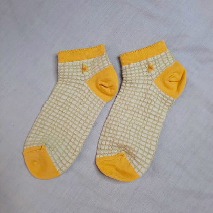 Daisy Waffle Ankle Socks (Pink, Yellow, Blue, Purple)